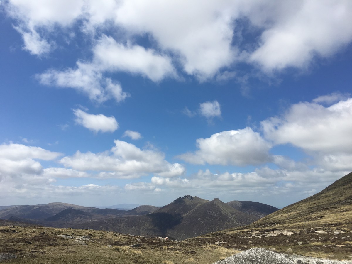 Bearnagh's distinctive "crown" in the distance