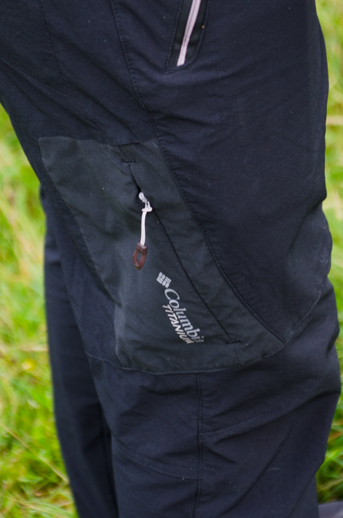 Leg pocket with differentiated fabric