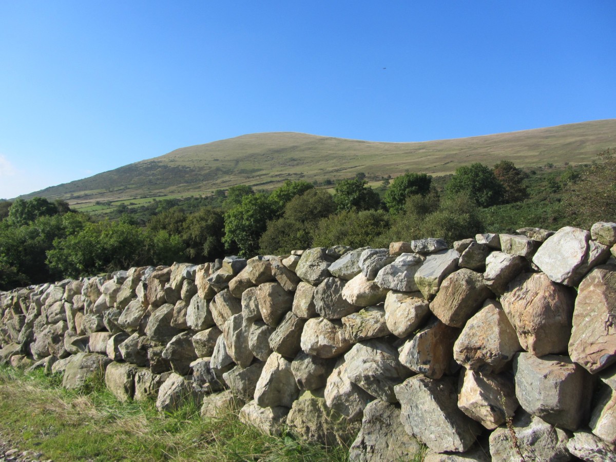 Granite boulder wall