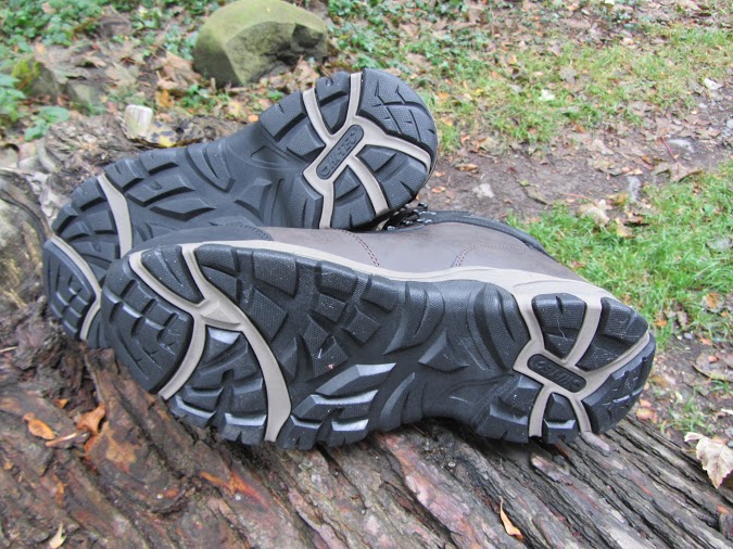  I found the v- lite provided me with traction, support, comfort and warmth.