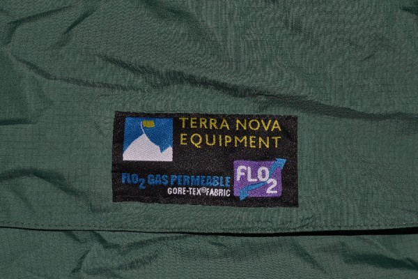 FLO-2 Goretex - lets carbon dioxide out and oxygen in